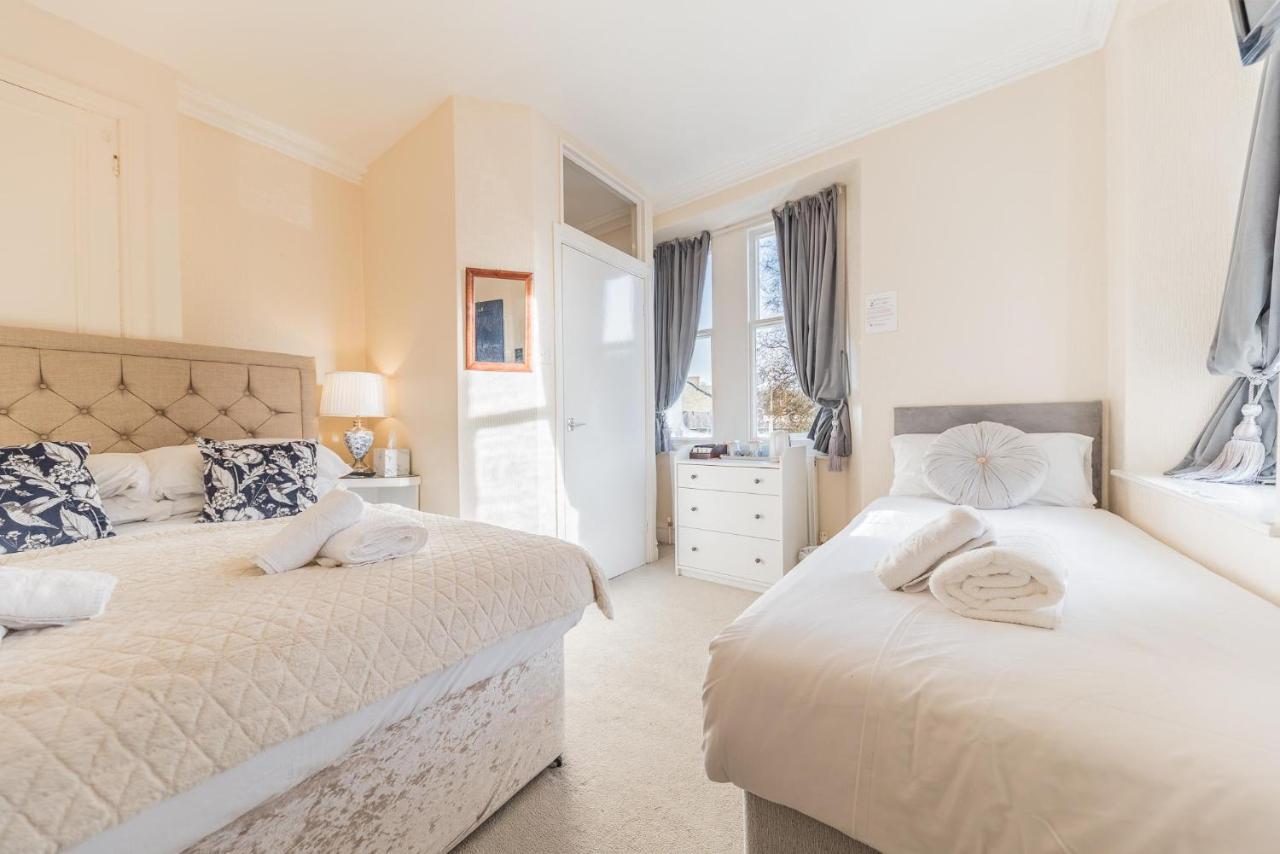 Rayrigg Villa At Windermere Room photo